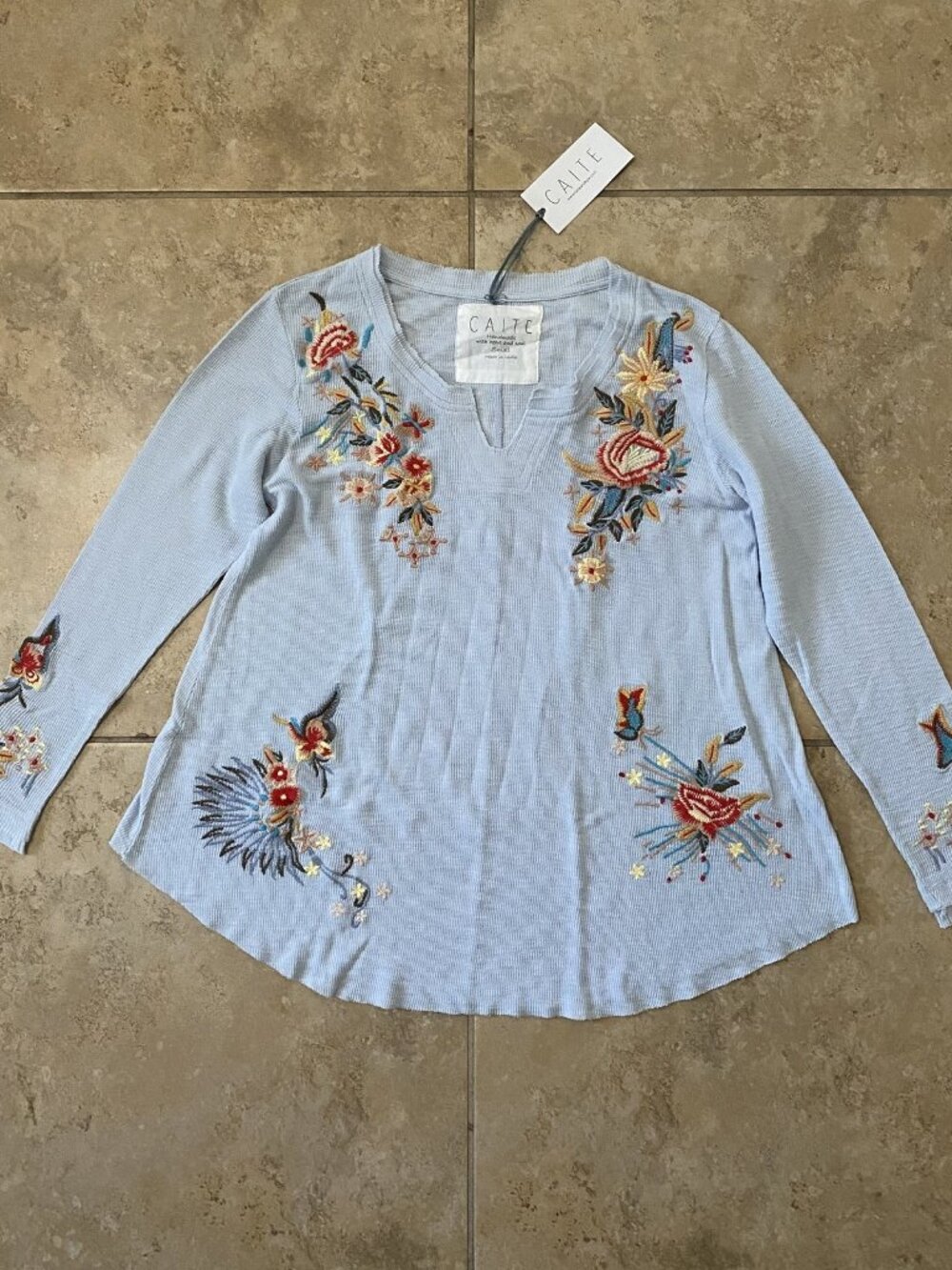 NWT Caite Greer Top Embroidered Floral Split Neck Knit Oxford Blue S Small Kyla - Picture 4 of 16